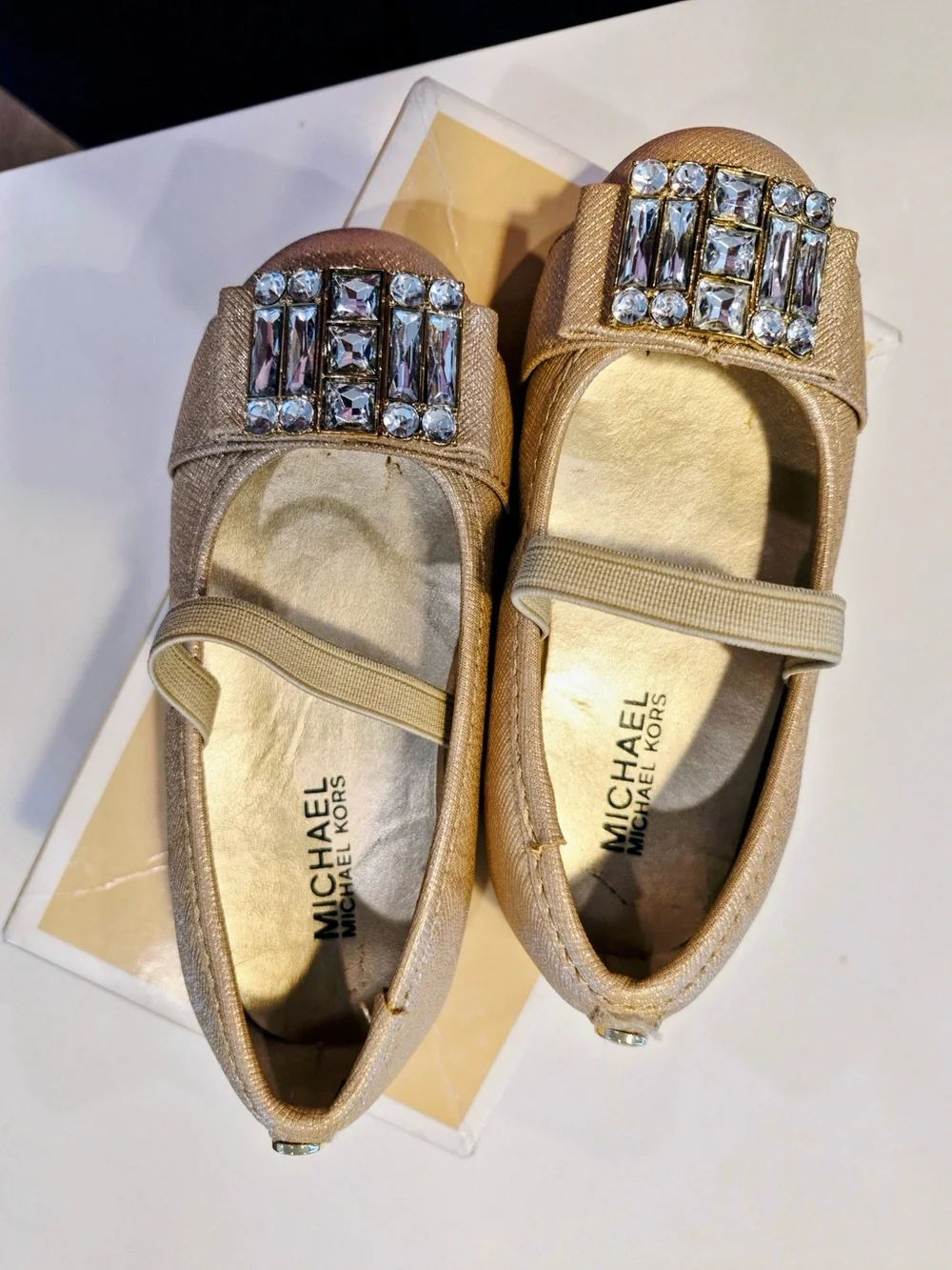 Michael Kors Girls' Gold Jewel Strap Ballet Flats 7 tolde